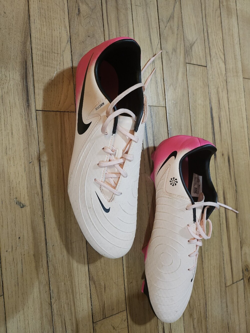 Nike Phanton GX 2 Academy FG/MG Cleats